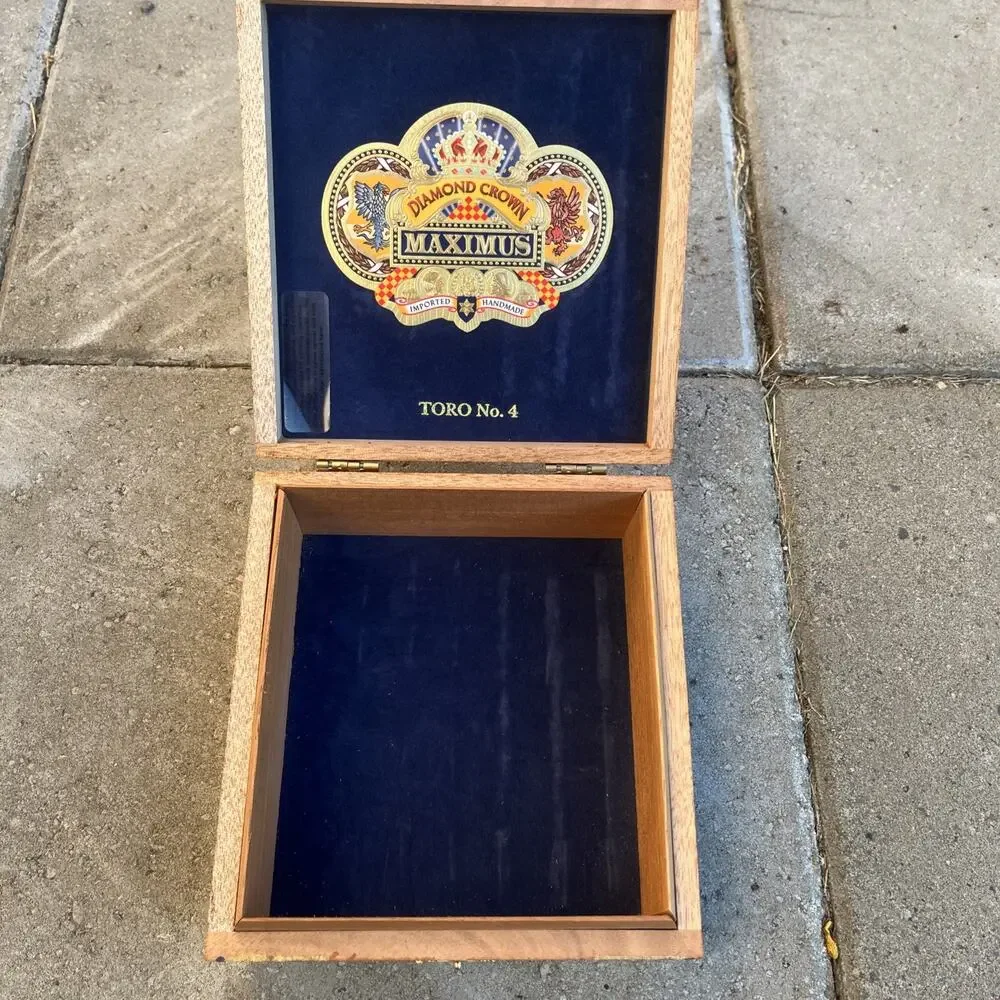 Vintage Diamond Crown Maximus Toro No. 4 Cigar Box Storage Treasure Box Decor